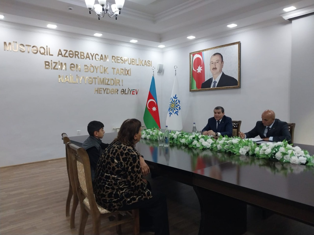 Bədəl Bədəlov seçicilərinin problemlərini dinlədi - FOTOLAR